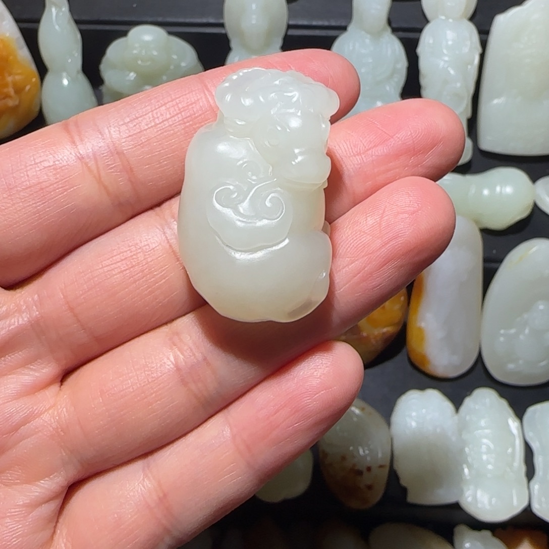 和田玉未镶嵌颈饰