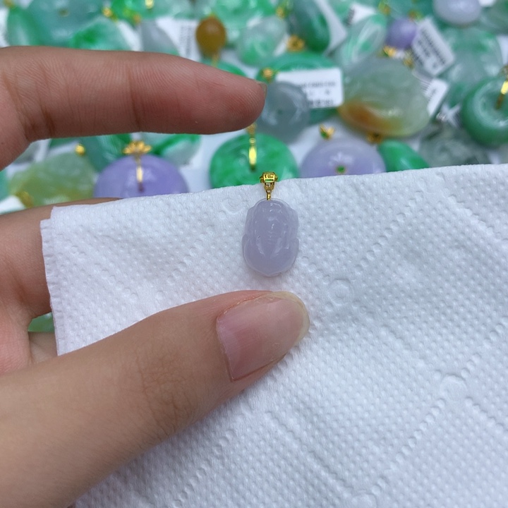 颈饰18K金镶嵌翡翠111111111
