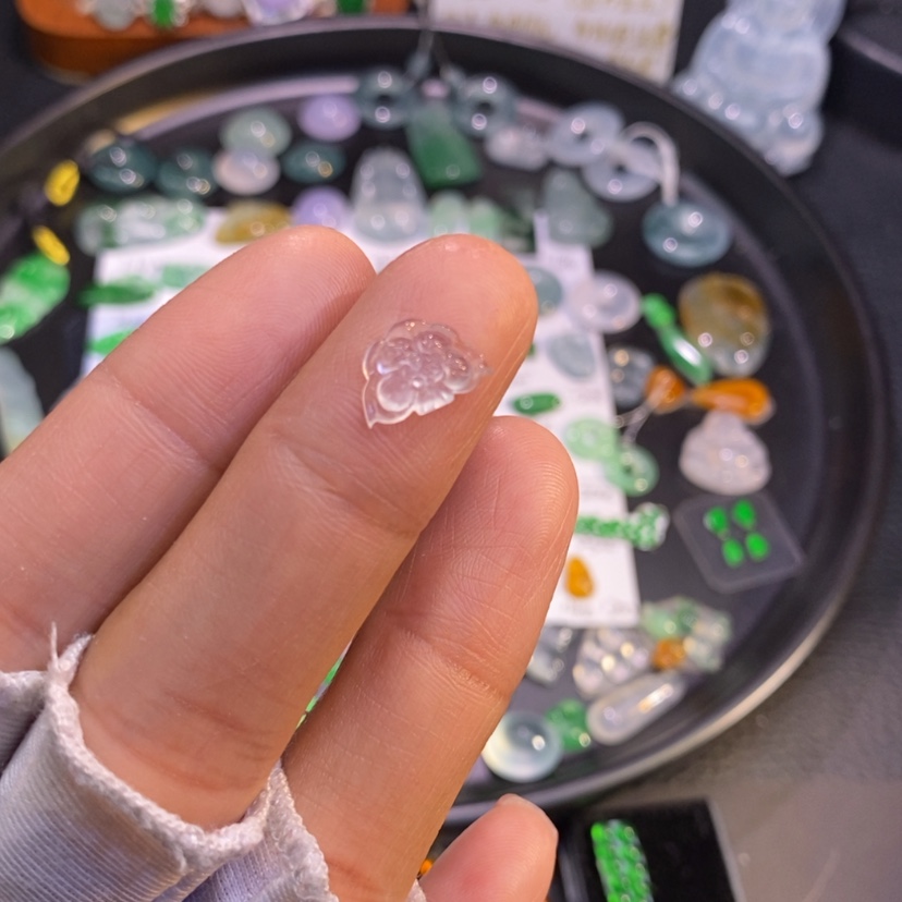 【闪购商品】翡翠挂件未镶嵌花