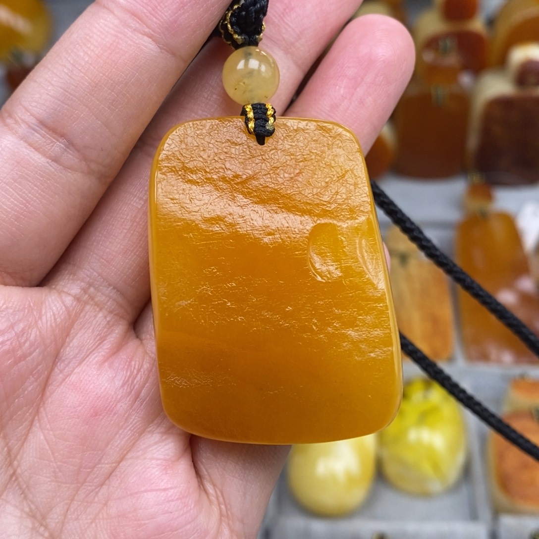 琥珀未镶嵌珠宝奇石