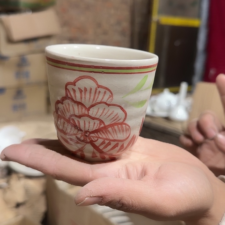 库存微瑕手绘杯四个