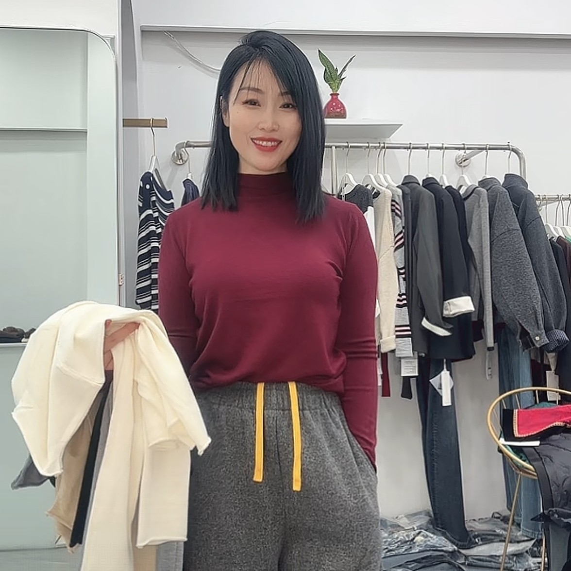 《美丽元素专属》长袖常规款T恤显瘦型半高领