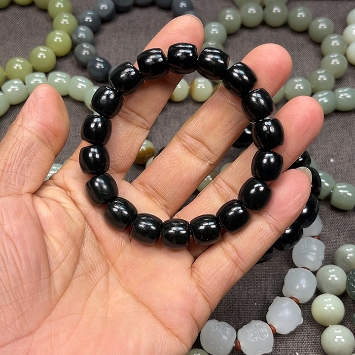 和田玉未镶嵌手链