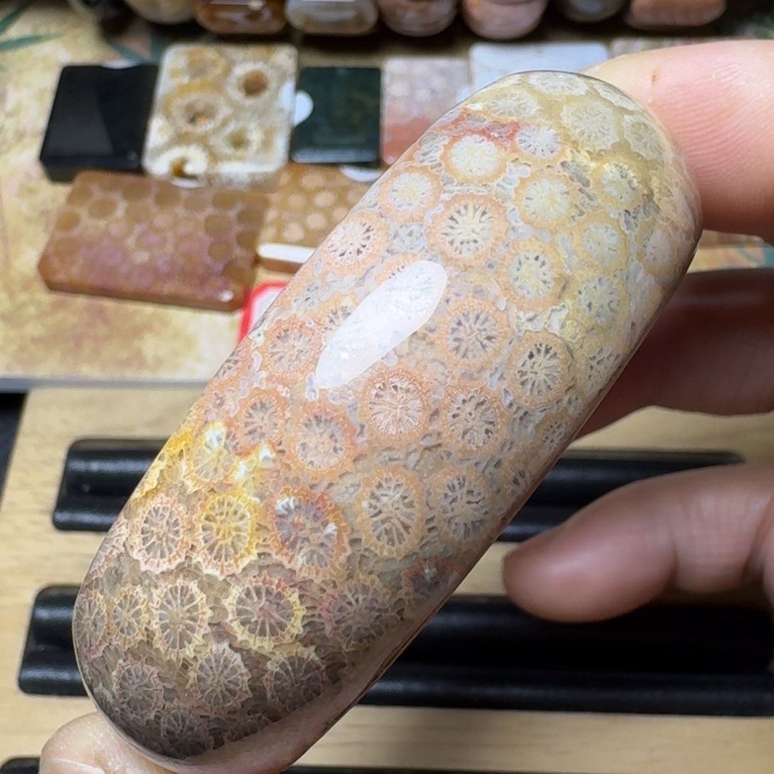 硅化玉纯天然色有机玉石保真色未镶嵌53圈口