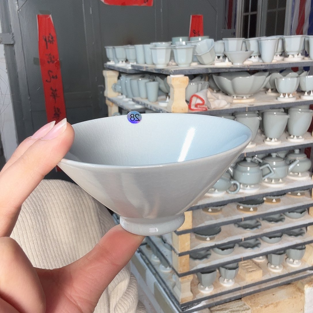 雨***鱼摆件陶汝瓷斗笠杯支钉烧仿古月白釉微瑕28