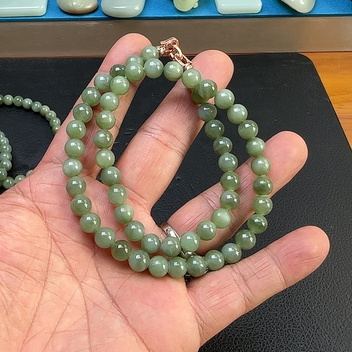 和田玉（碧玉）未镶嵌手链