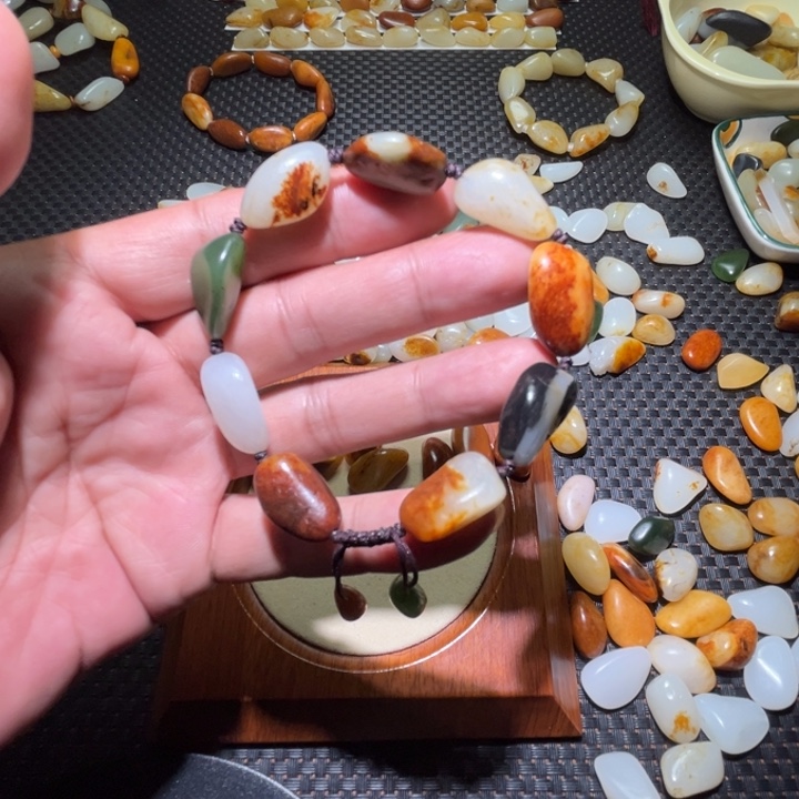 和田玉未镶嵌手链