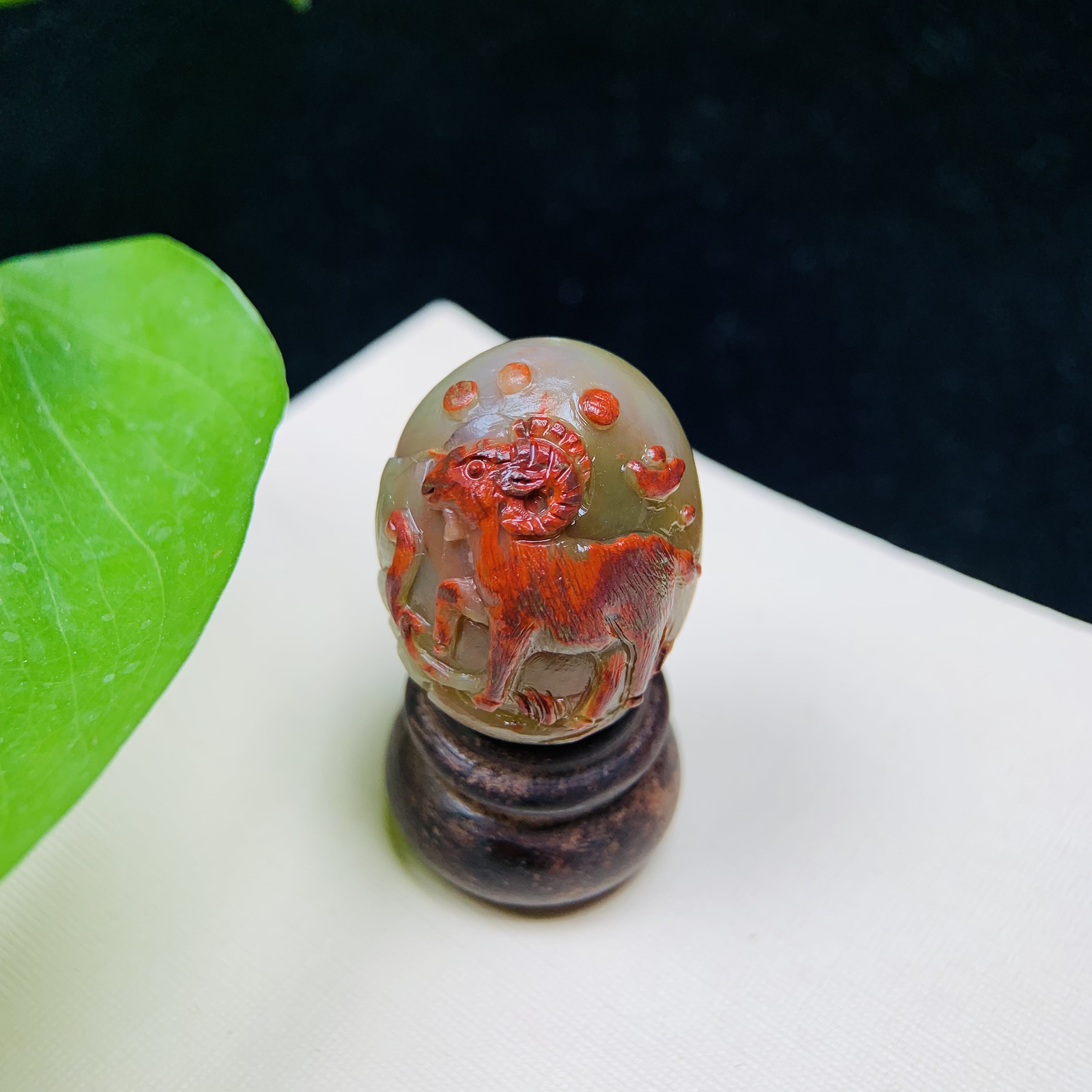 天然老矿盐源玛瑙俏色包浆生肖羊通孔蛋蛋单颗挂件手工精雕