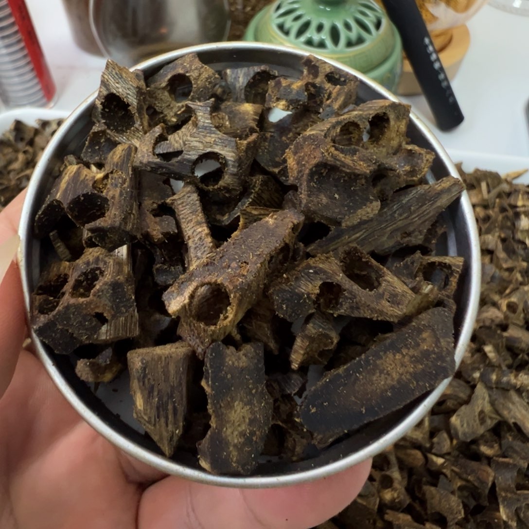 沉香沉香碎屑乌身圆叶钻珠料高油熏香料