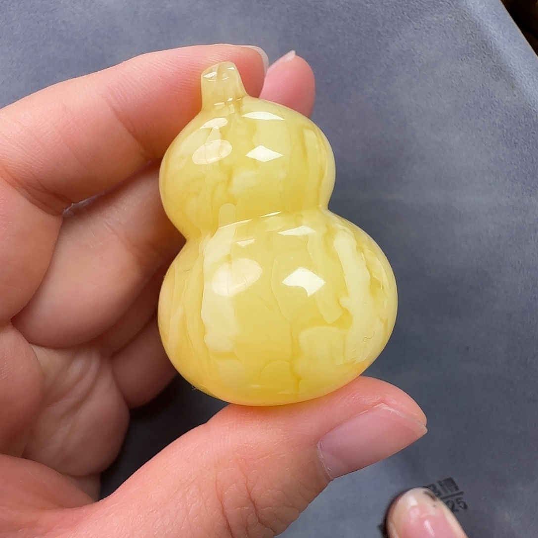 蜜蜡未镶嵌珠宝奇石