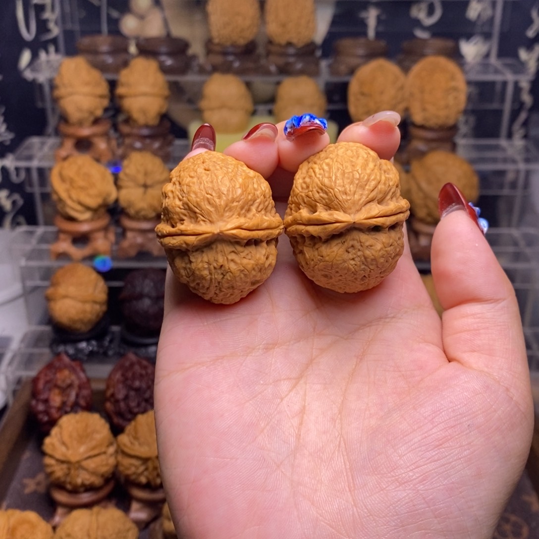 文玩核桃把件Z25鱼子纹绣球38尺