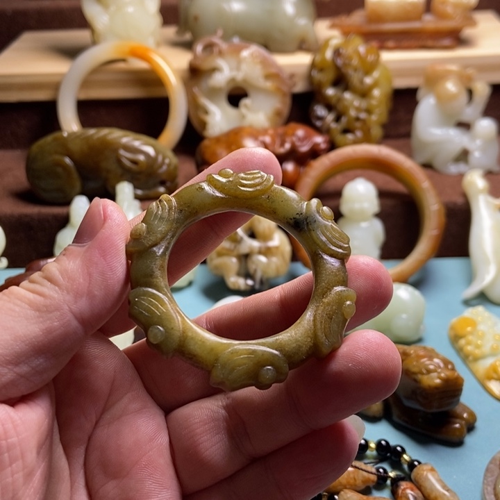 和田玉未镶嵌挂件