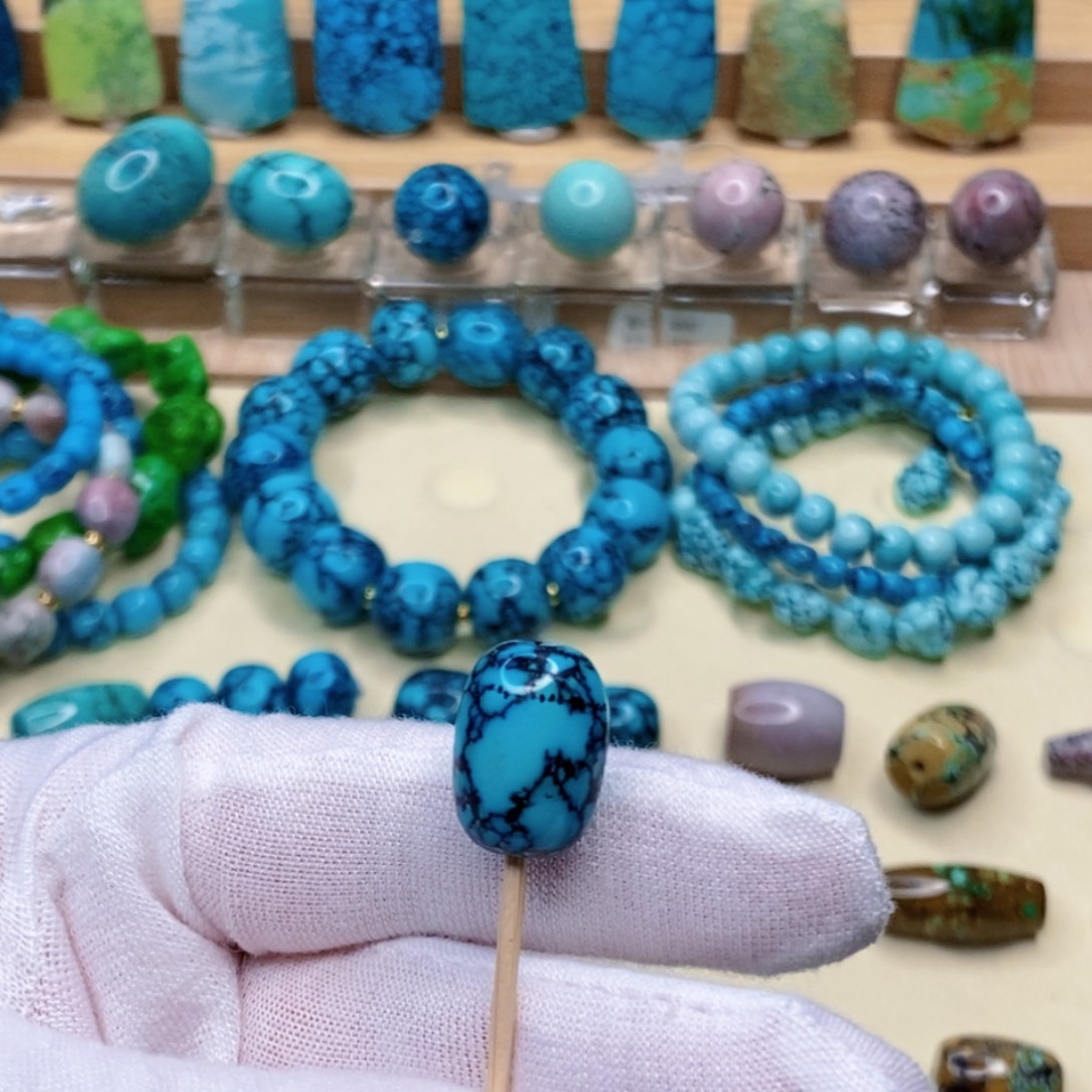 绿松石未镶嵌珠宝奇石