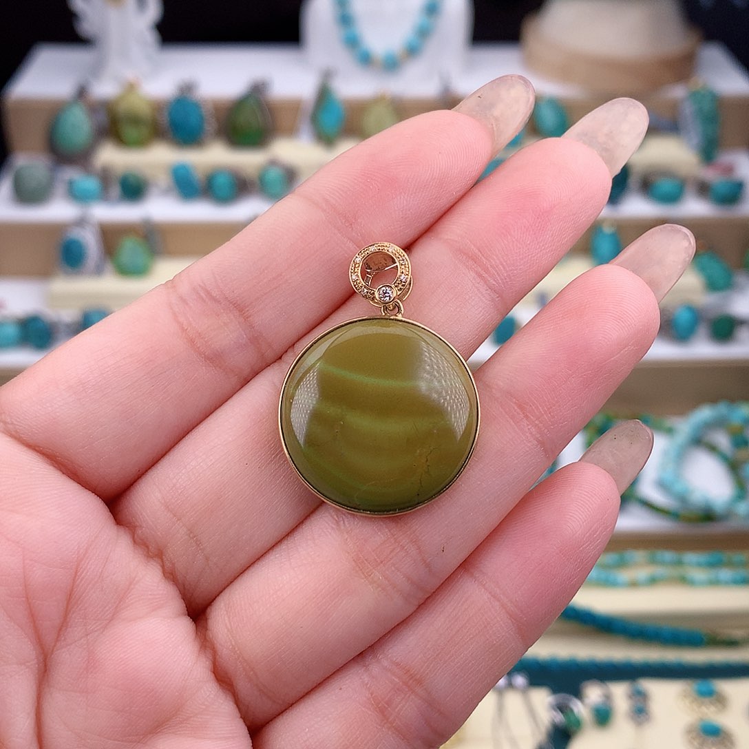 绿松石18K金镶嵌吊坠(赠链)