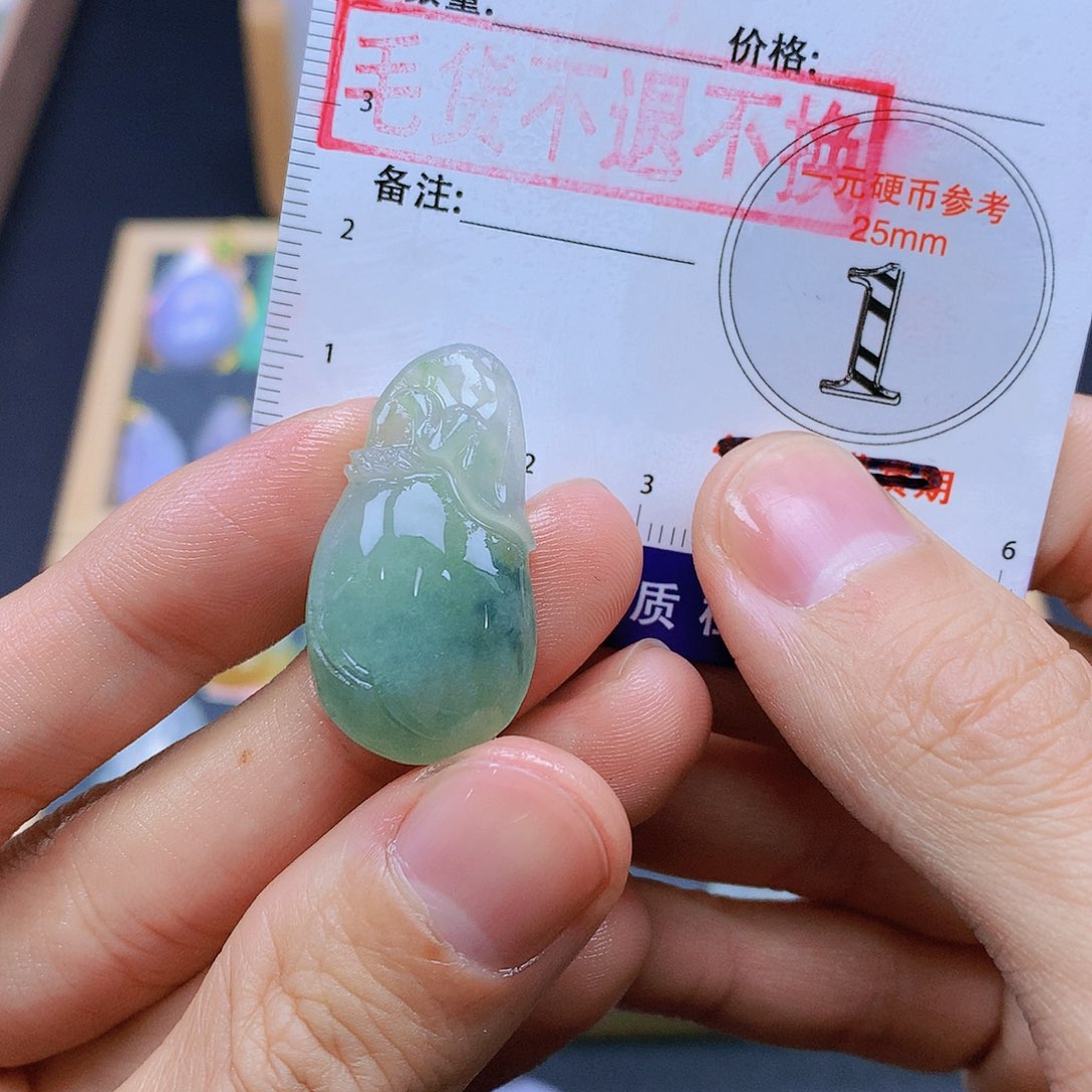 翡翠未镶嵌颈饰翡翠