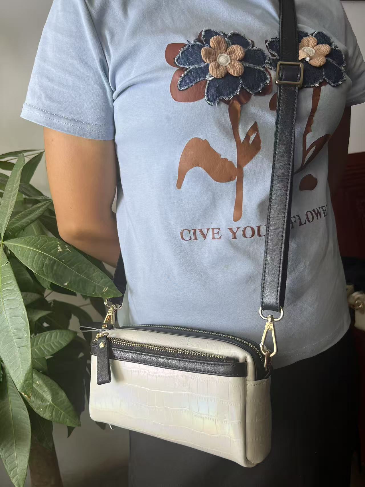 手拿包真皮拉链单根斜挎包潮流白色轻奢手机包小包包肩包牛皮手包