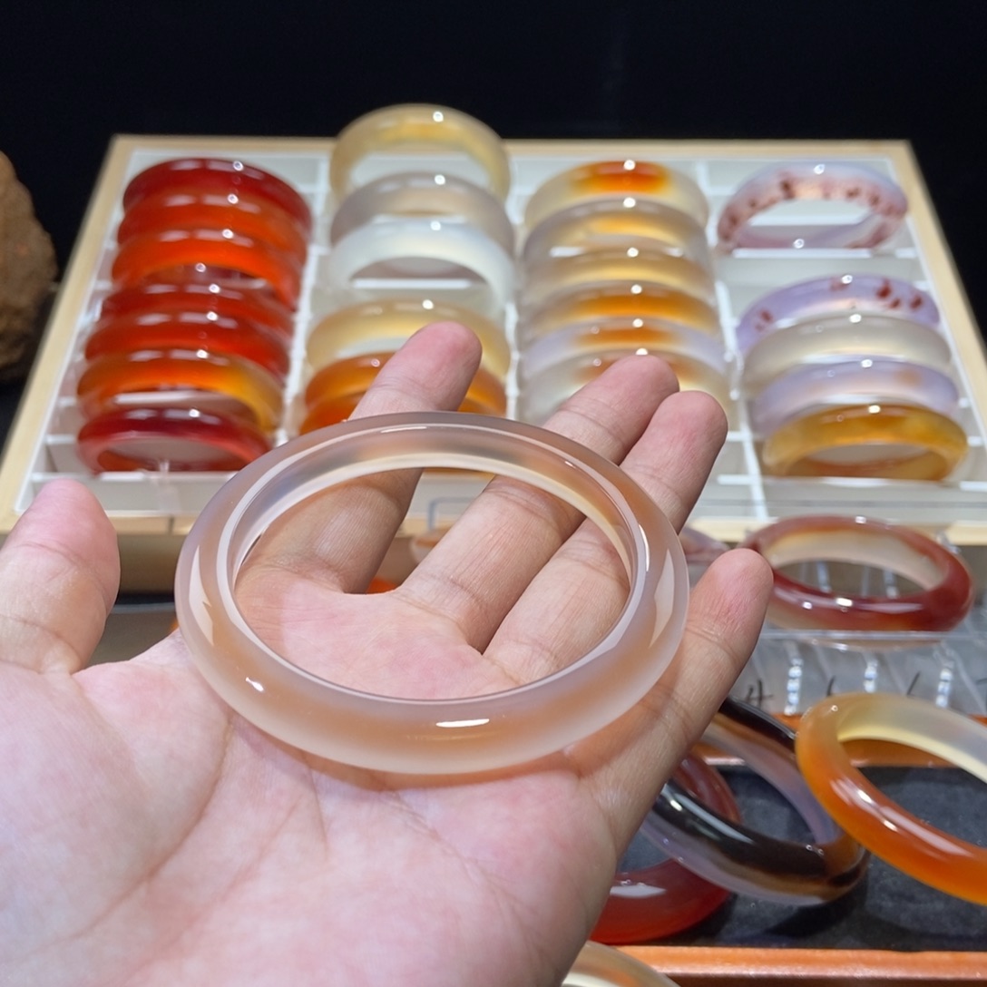 玛瑙/玉髓手镯未镶嵌