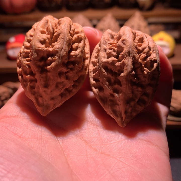 文玩核桃吊坠楸玥核34