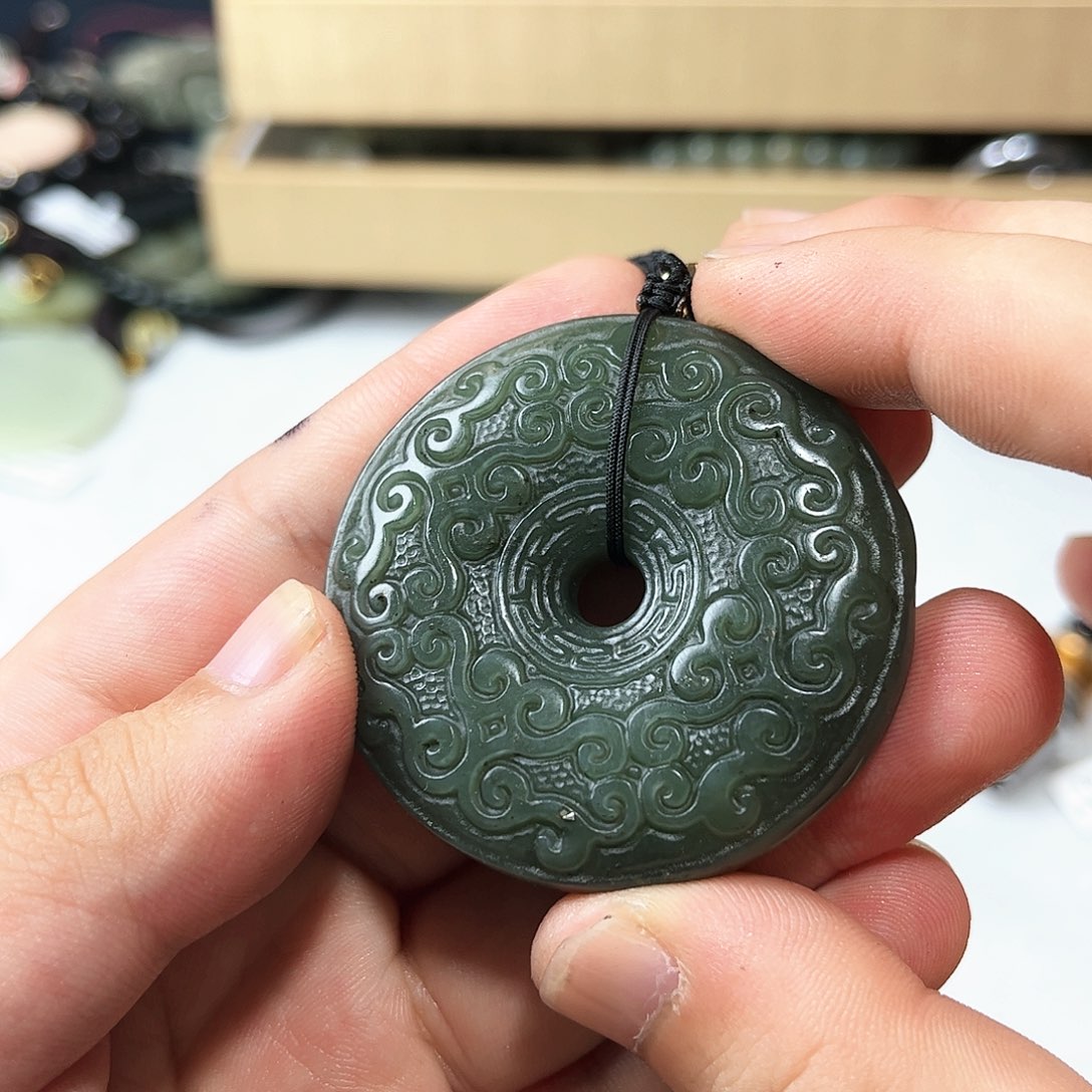 和田玉未镶嵌吊坠(不含链)121