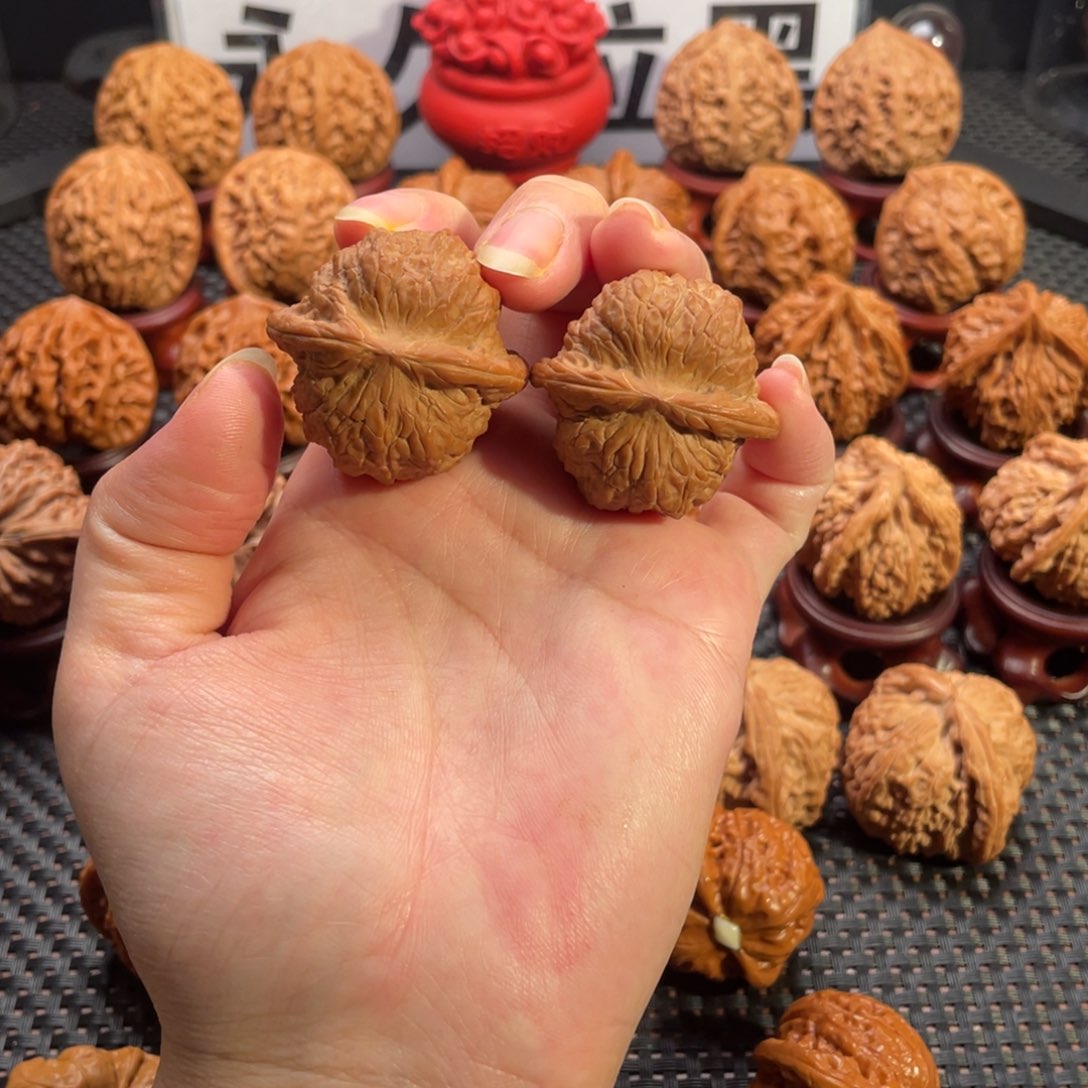 把件文玩核桃全品血麒麟36尺