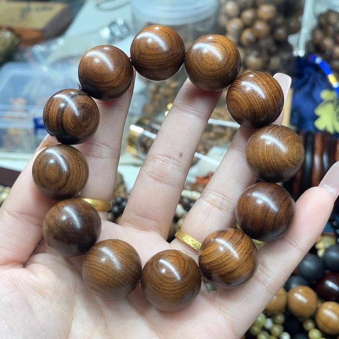 维腊木（绿檀）无事牌