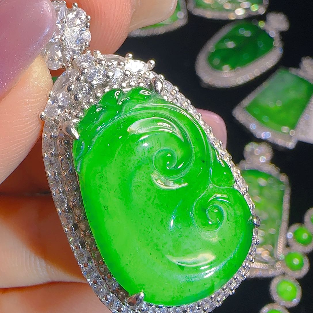 翡翠吊坠(赠链)银S925镶嵌