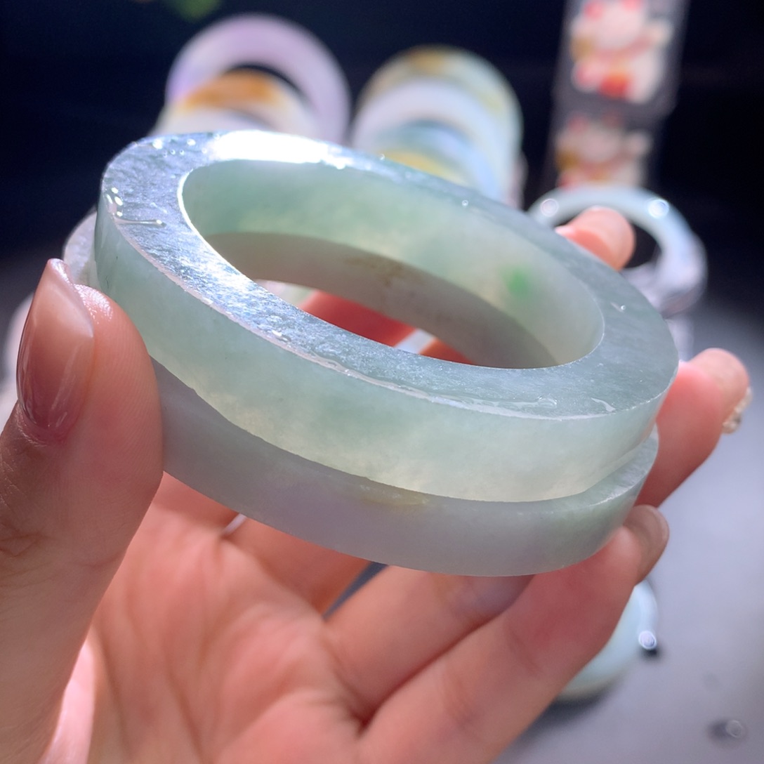 未镶嵌翡翠手镯定制翡翠