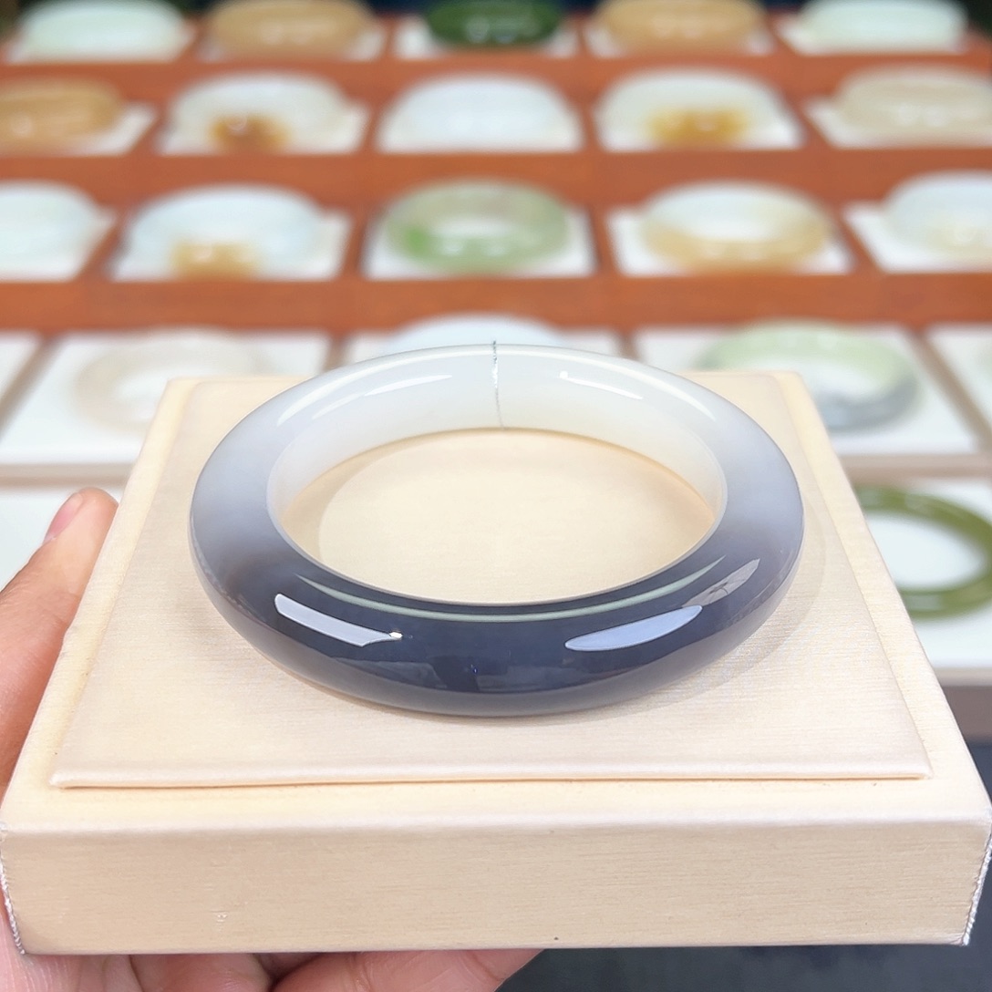 和田玉手镯未镶嵌烟紫