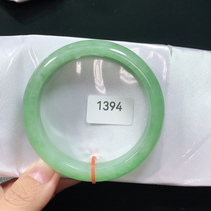 翡翠手镯未镶嵌天然翡翠手镯02