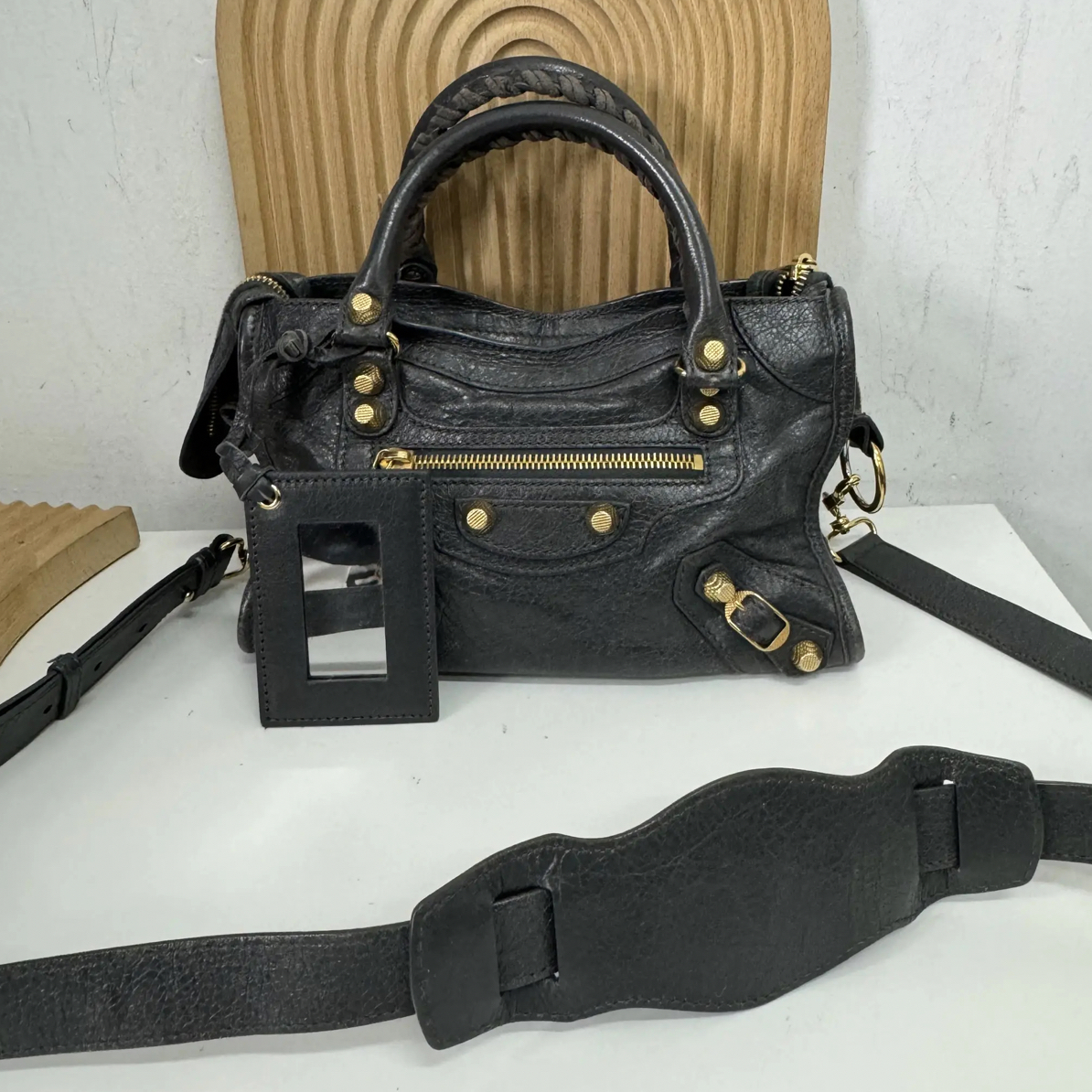 95新 Balenciaga/巴黎世家 灰色螺纹金钉city机车包（24cm）/Y1121