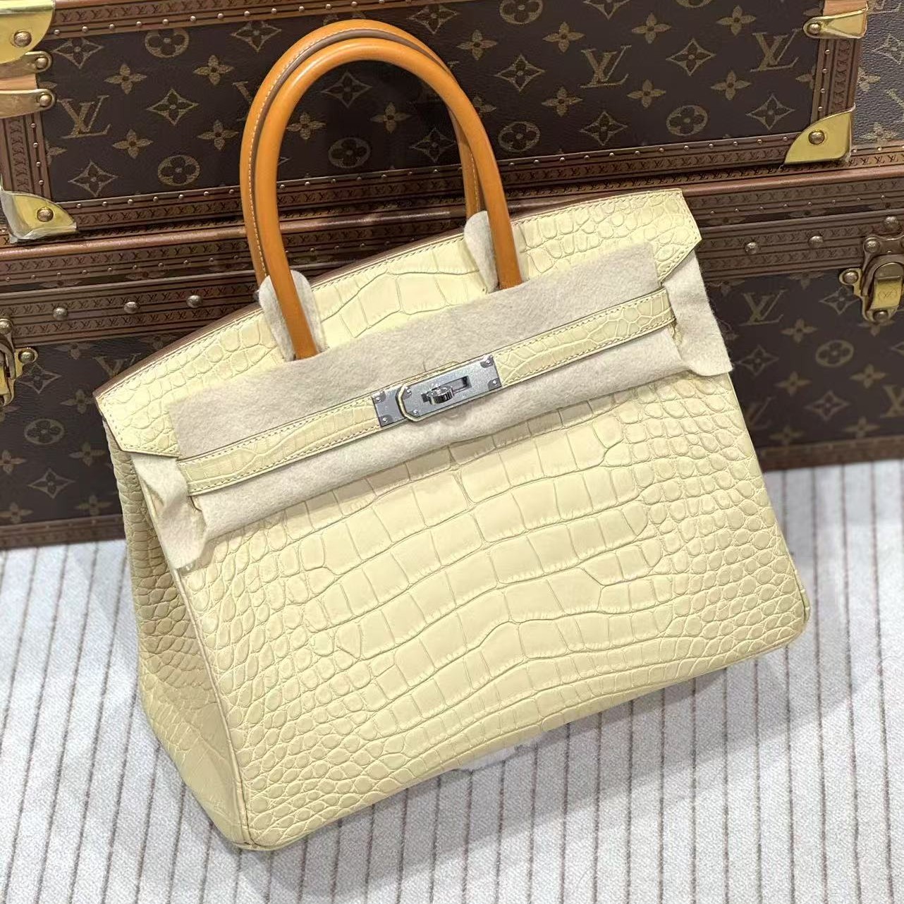 全新未使用 Hermes/爱马仕 贝贝/鳄鱼皮bk30包香草色马鞍皮银扣
