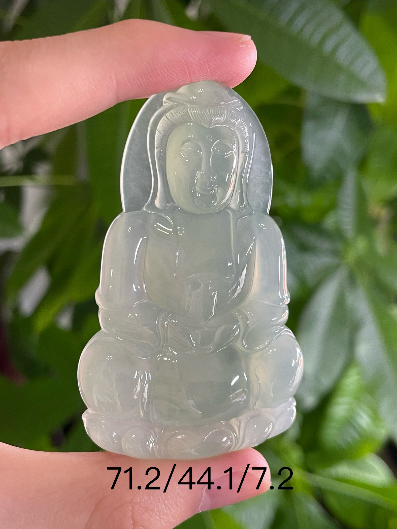天然缅甸翡翠A货正装观音吊坠，冰种，晴绿底，男士佩戴