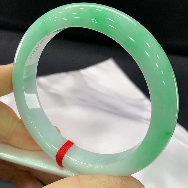 翡翠手镯未镶嵌正圈57