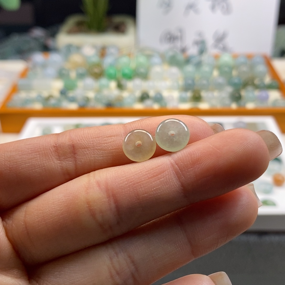 翡翠散珠天然翡翠一对8+