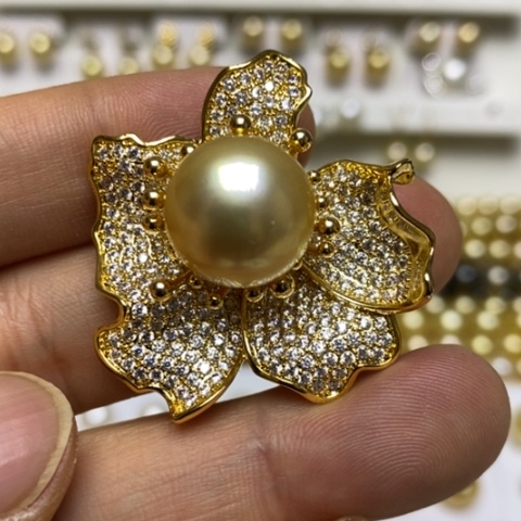 合金海水珍珠胸针
