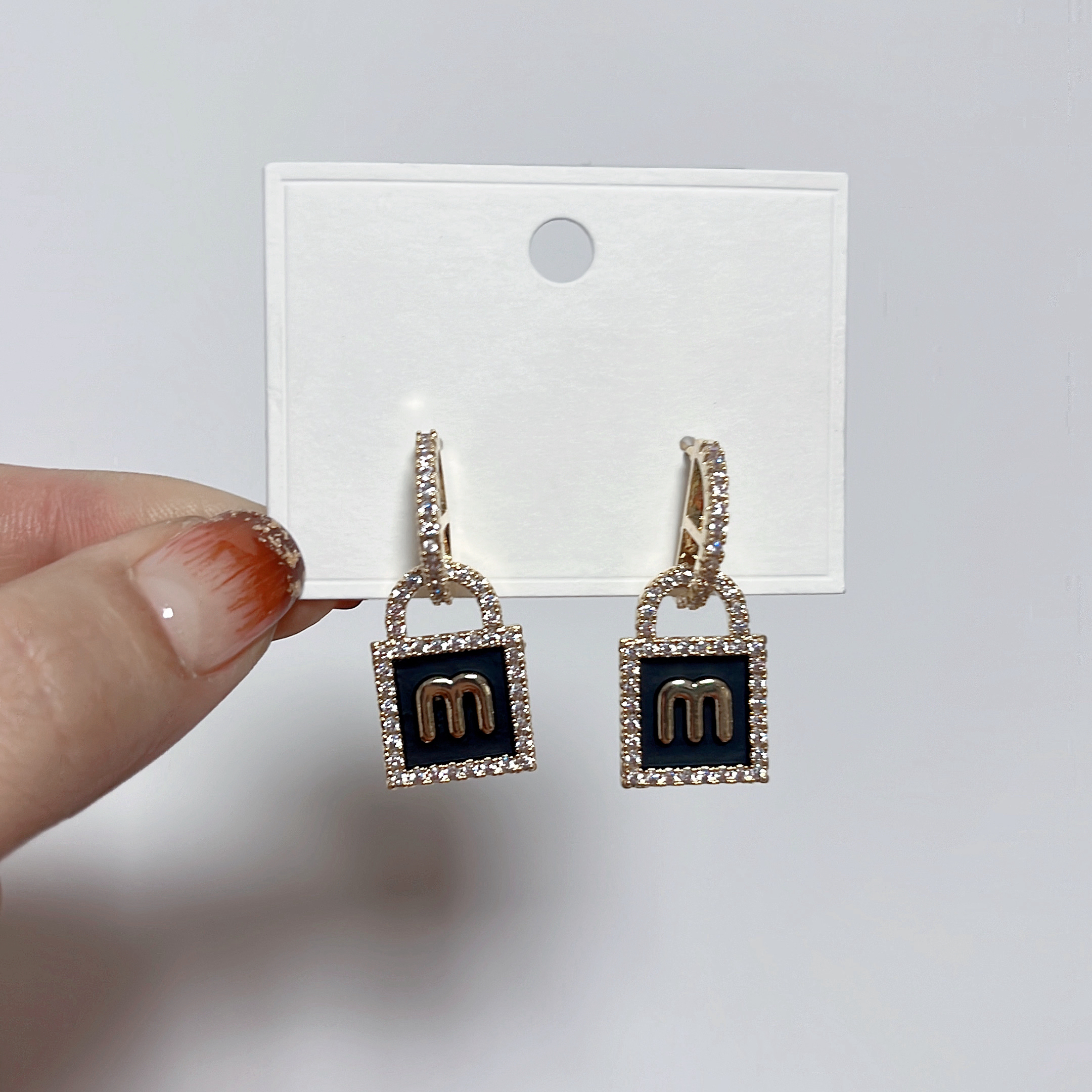 铜合金耳饰 新款方形小香风耳环女气质名媛风耳坠轻奢耳钉女E692