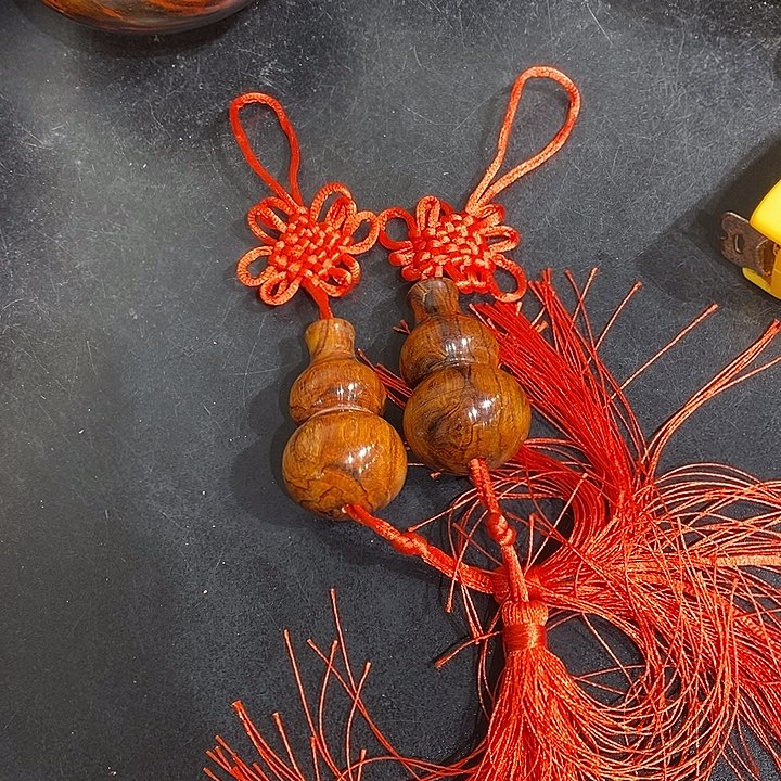 声***息黄花梨两个漂亮的