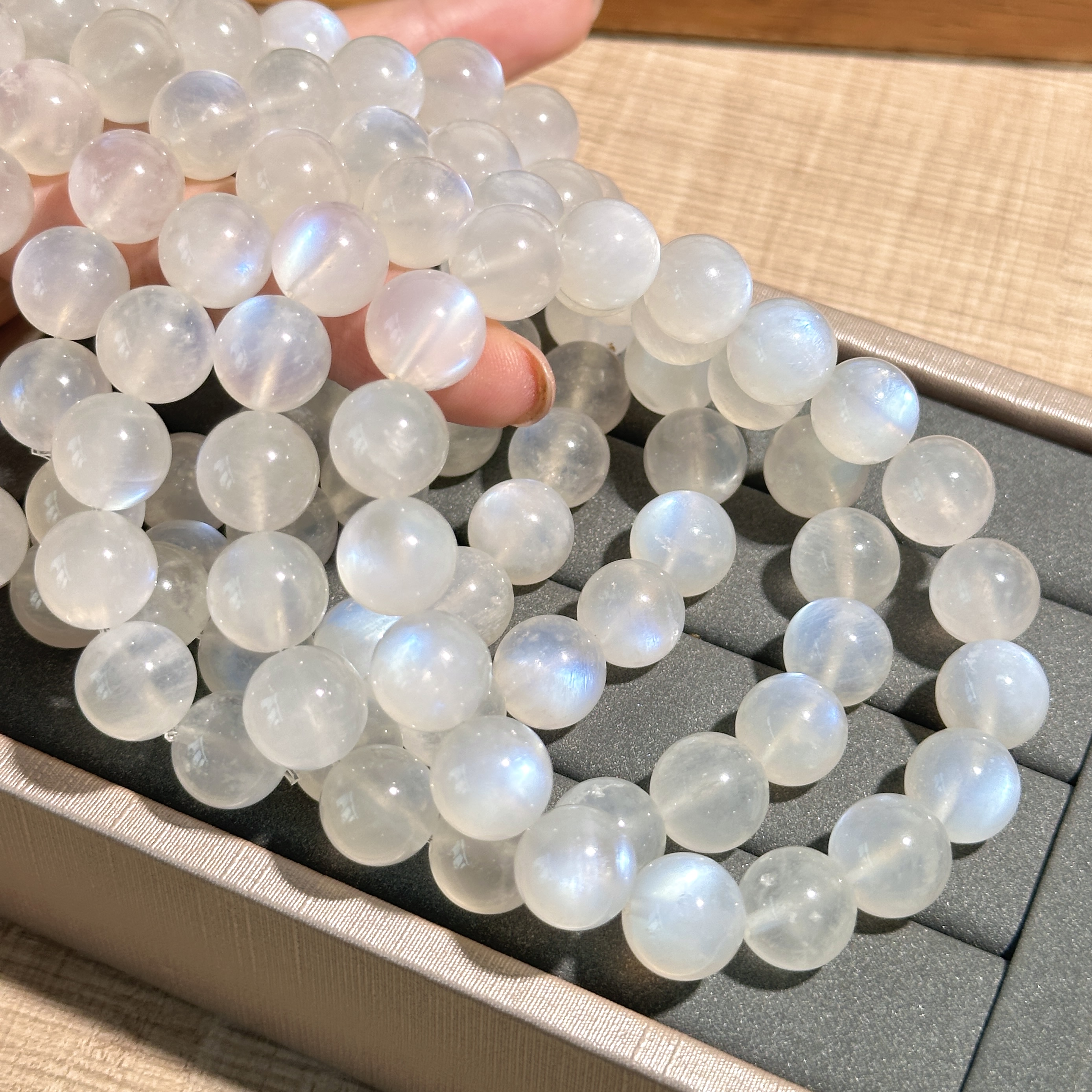 Y204 天然月光石手串 多样性发其一