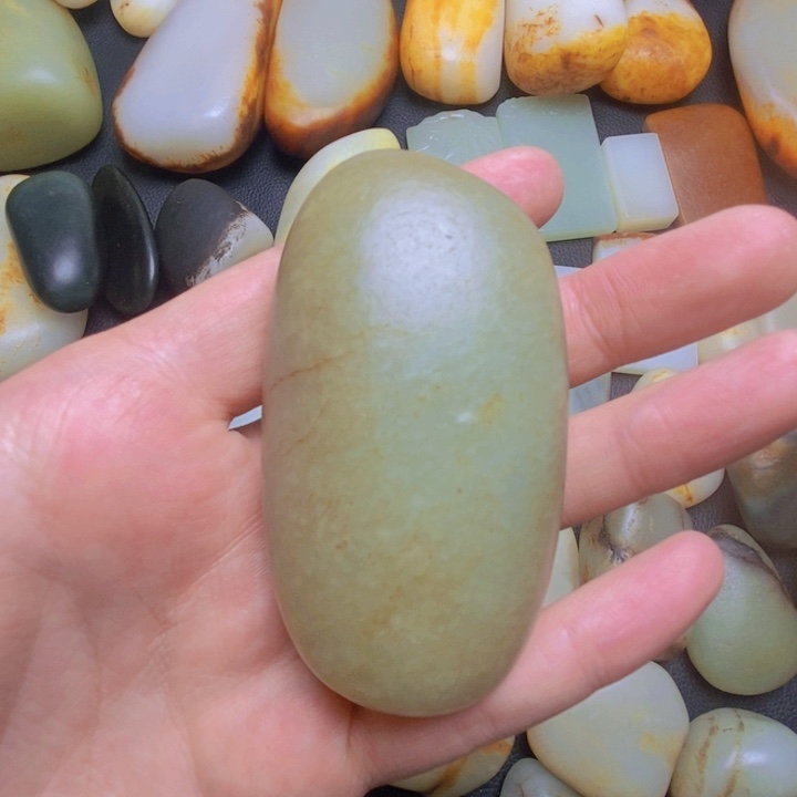 和田玉未镶嵌把件