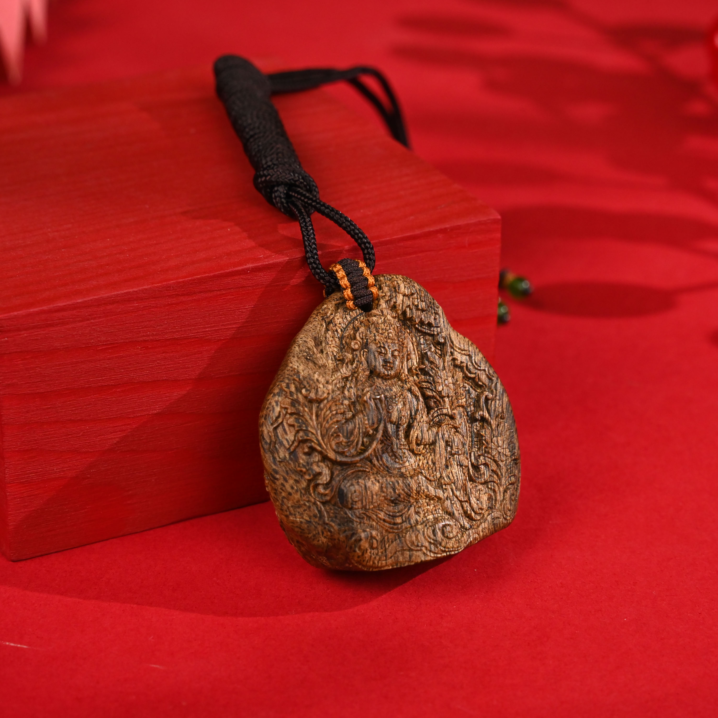 沉香天然野越南绿奇楠沉香绿度母毛衣链吊坠文玩木作手工雕刻沉香