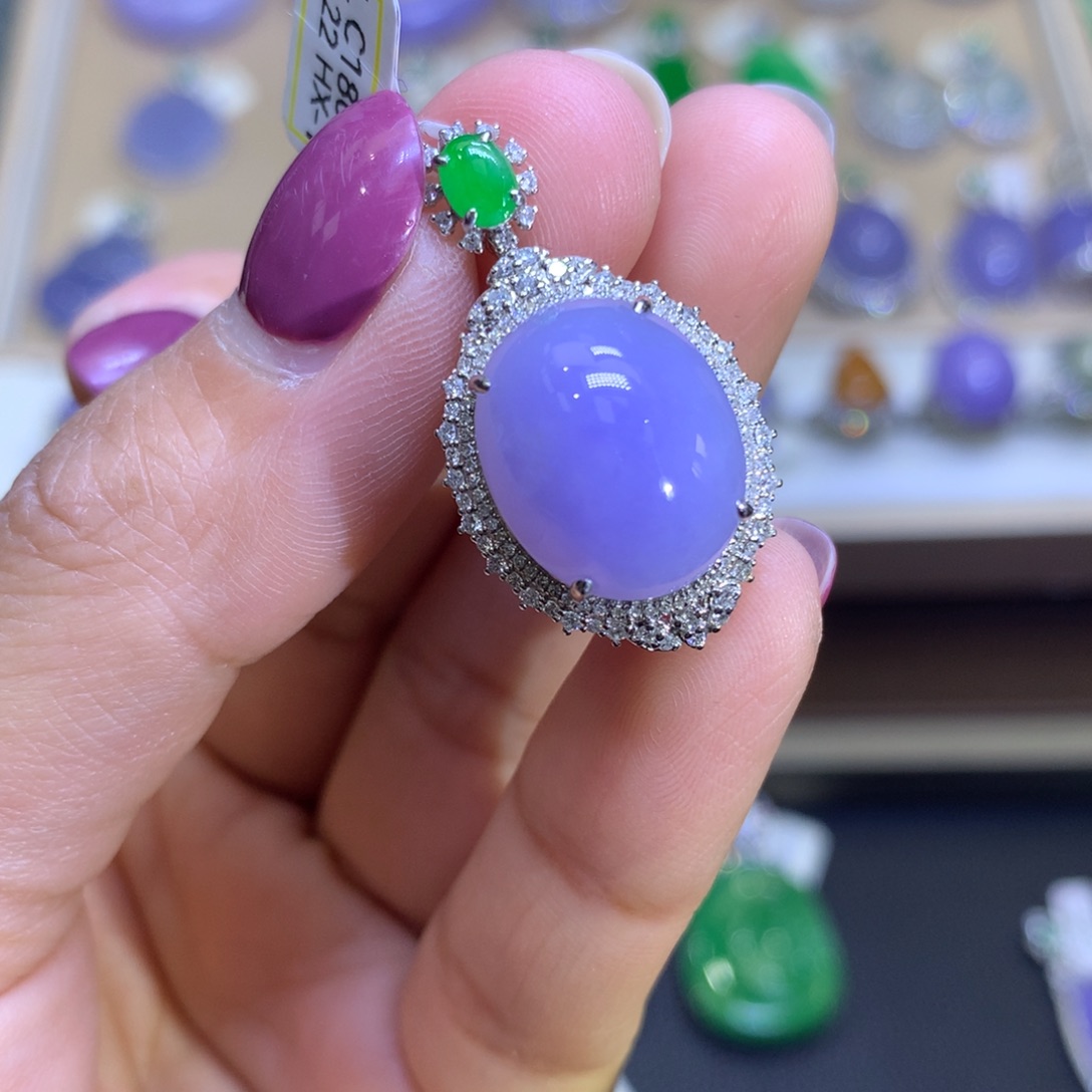 翡翠颈饰18K金镶嵌翡翠