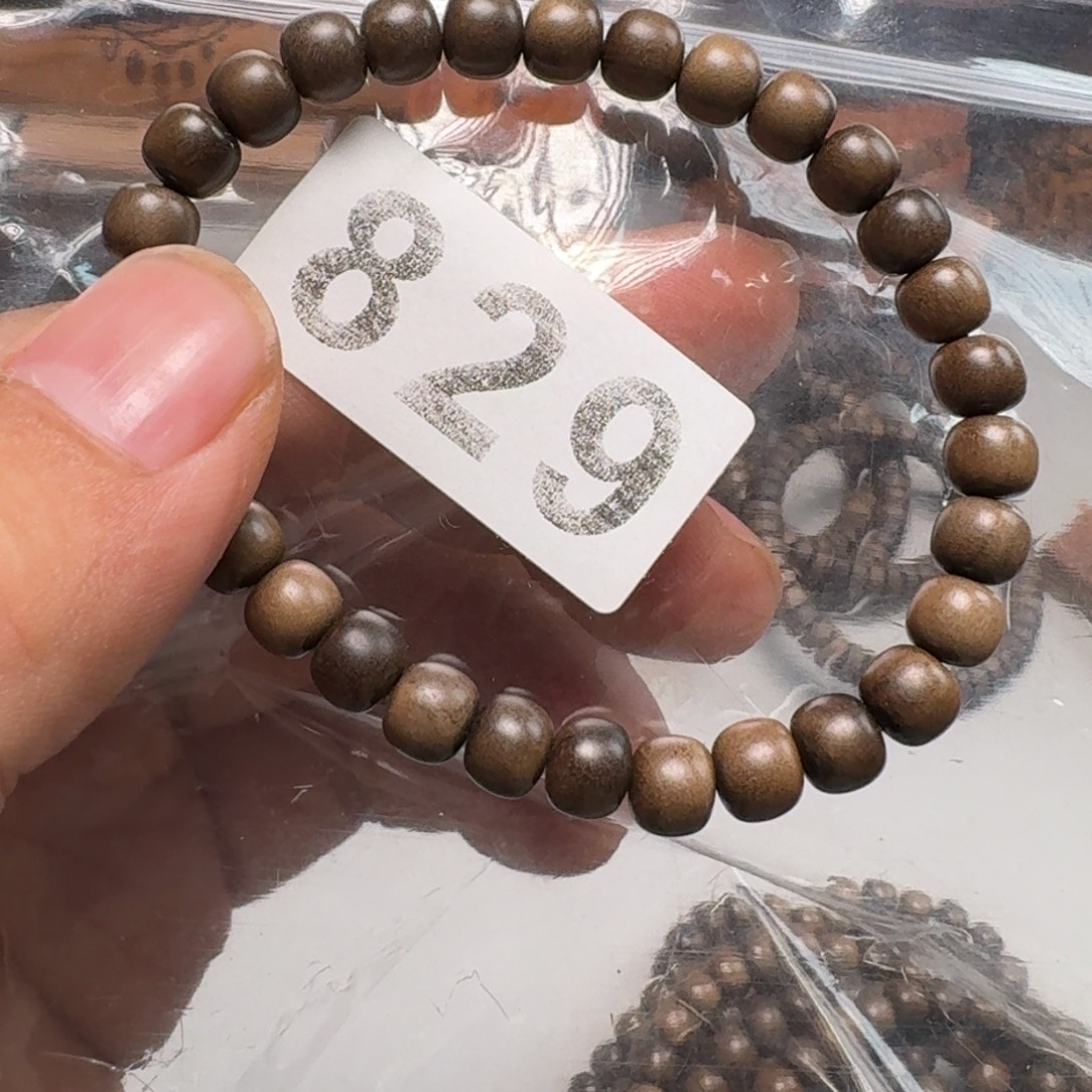 檀香木其他6×7阴沉老山手串