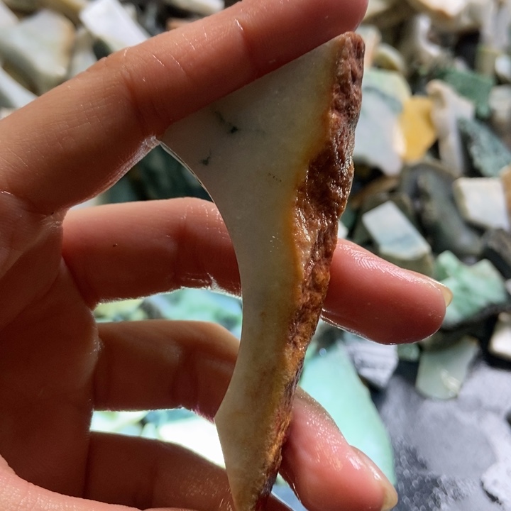 翡翠颈饰未镶嵌天然翡翠