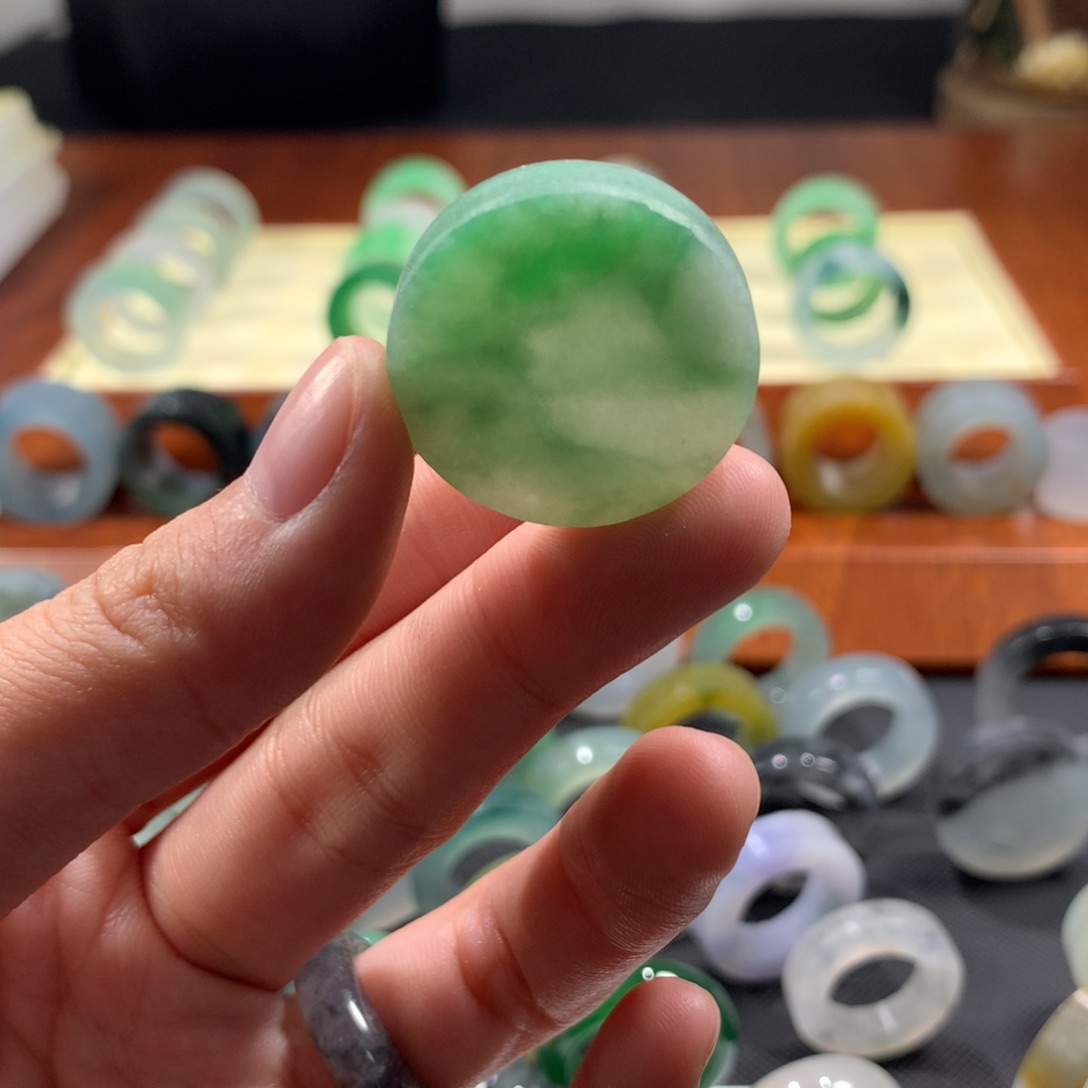 定制翡翠未镶嵌?*呱翡翠