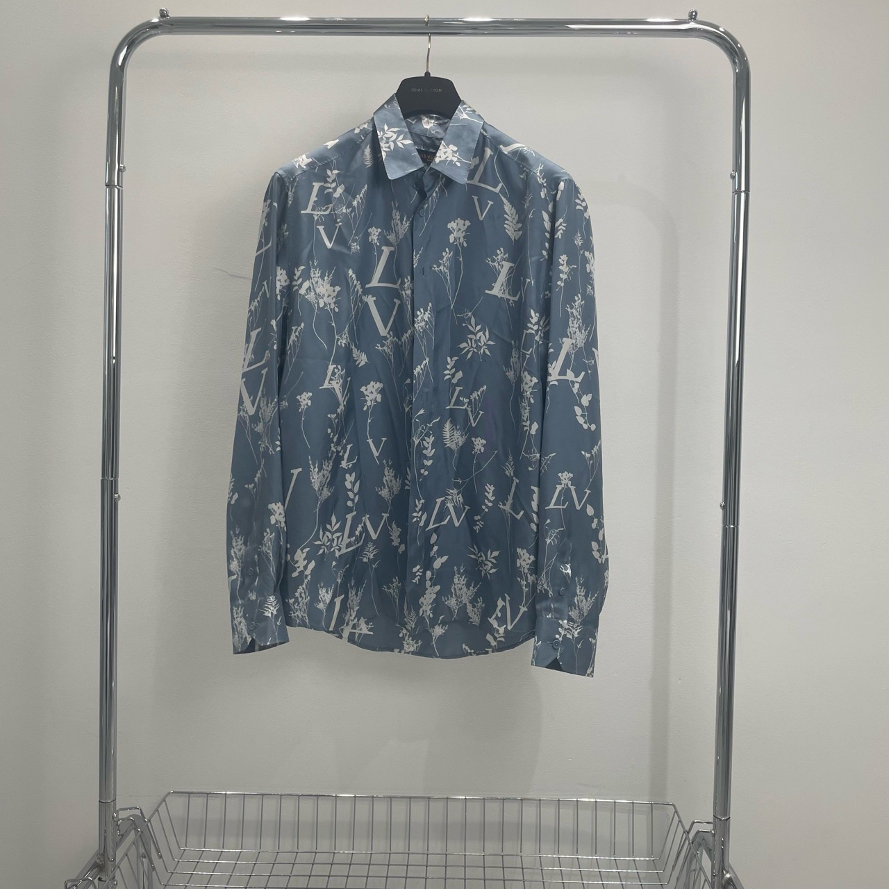 lv louis vuitton 蓝色麦穗丝绸长袖衬衫 成色99新 yy00360