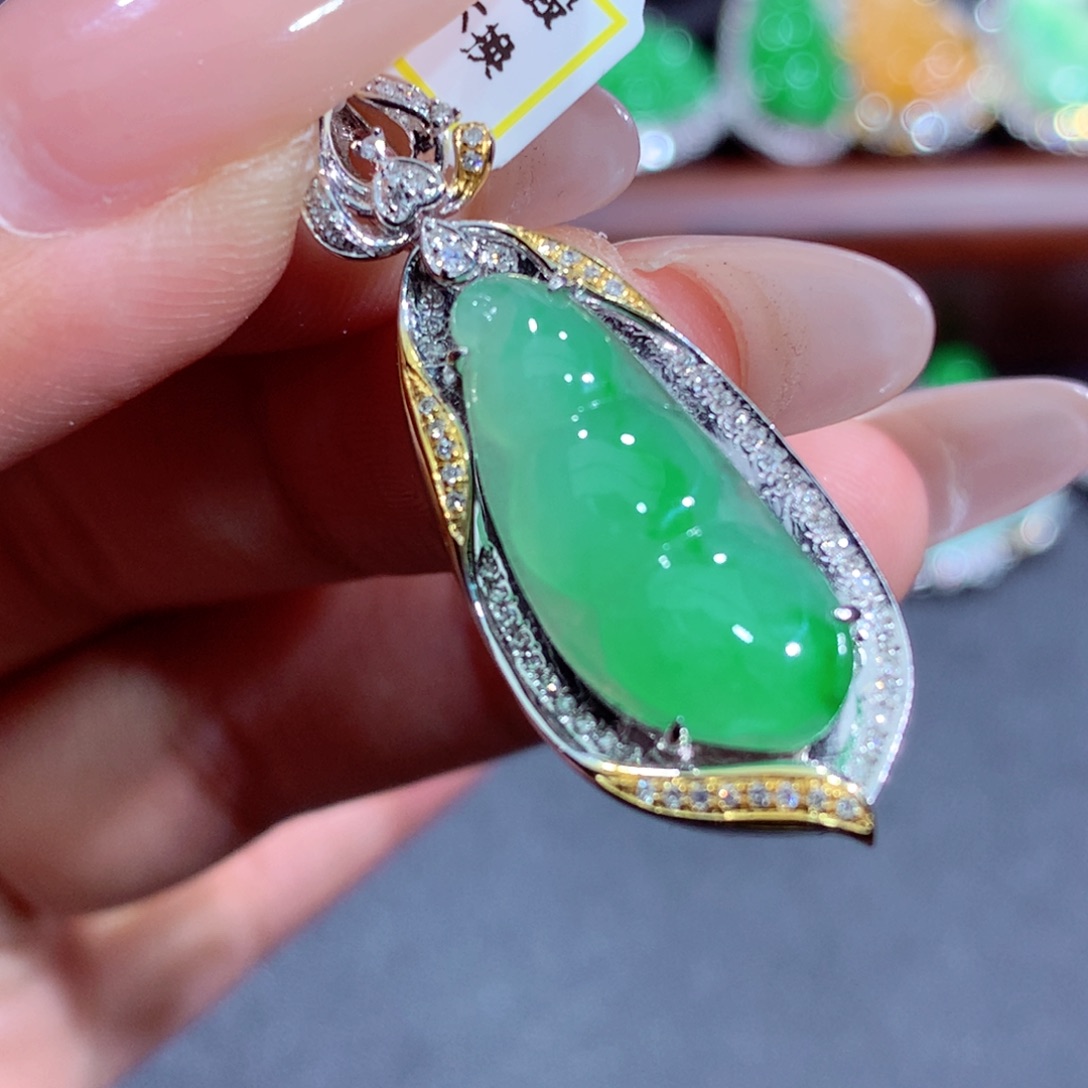 翡翠18K金镶嵌吊坠(不含链)
