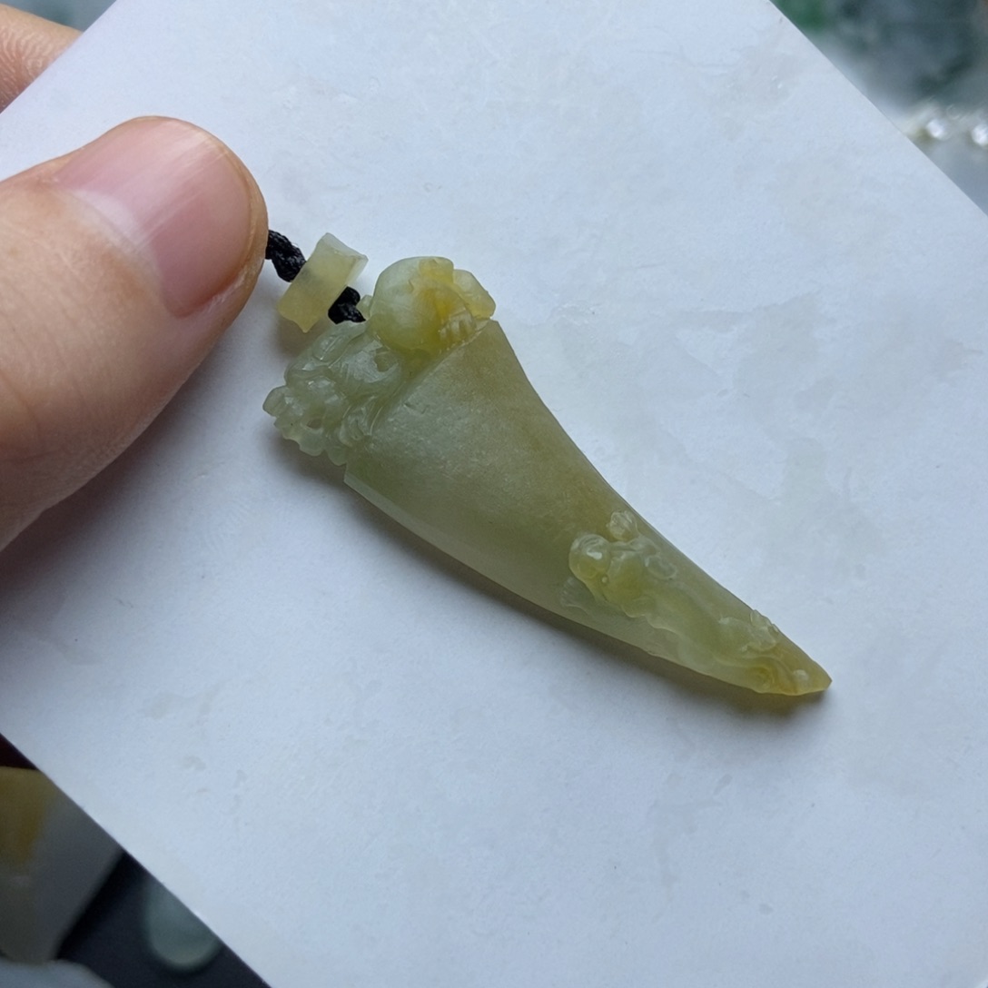 未镶嵌定制翡翠牙