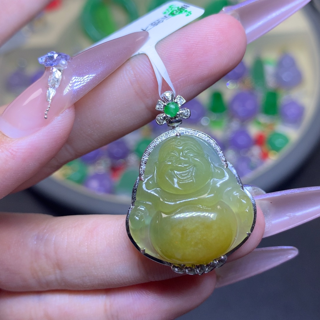 翡翠18K金镶嵌颈饰