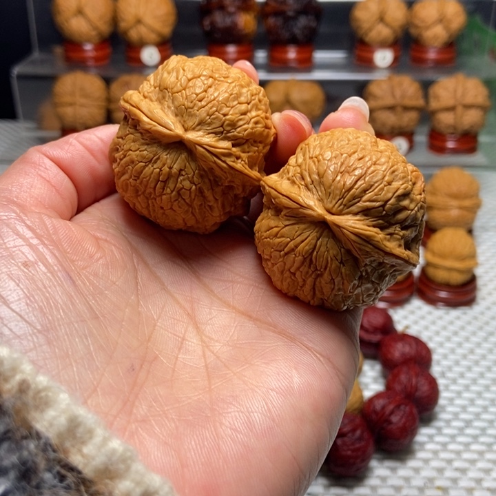 把件文玩核桃12金丝绣球