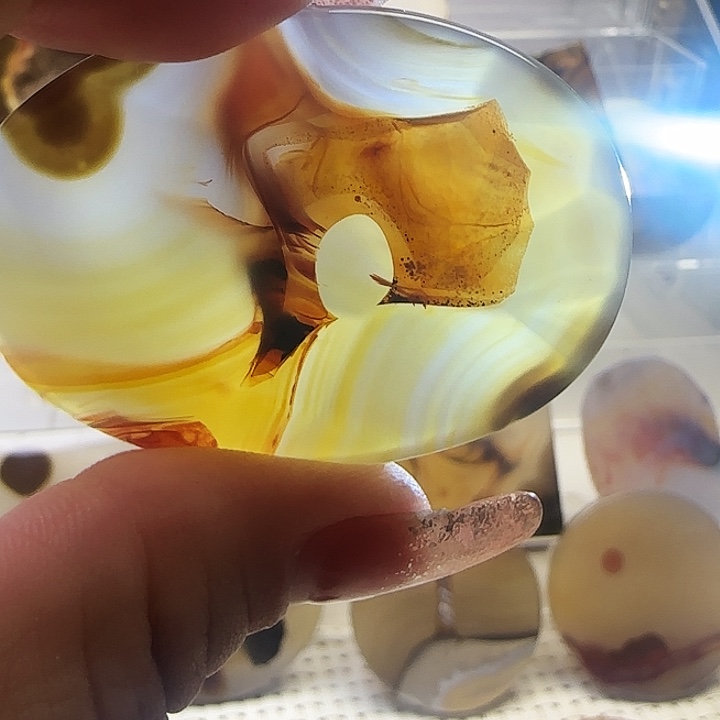 玛瑙/玉髓未镶嵌珠宝奇石